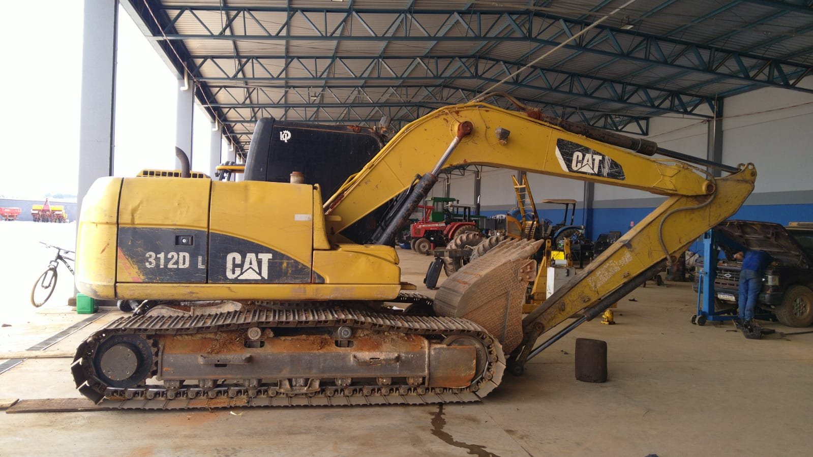Escavadeira Caterpillar CAT312DJL — Detalhe geral